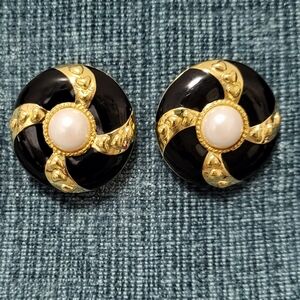 Clip on black, gold & pearl earrings